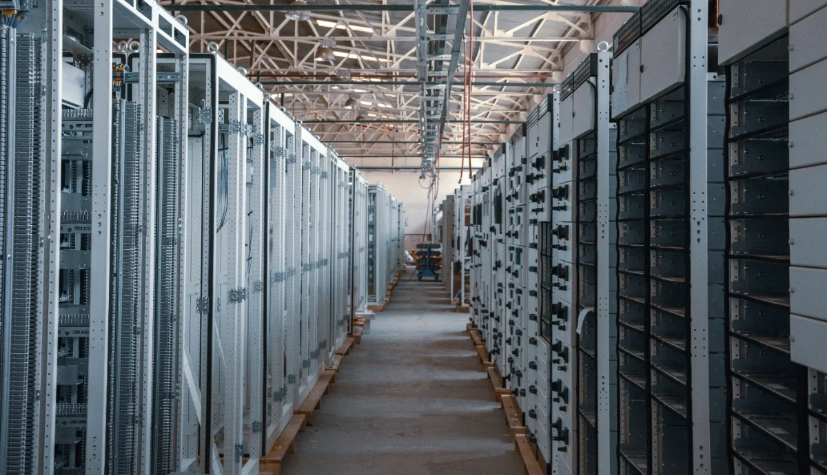 Data center hall
